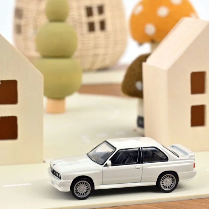 NOREV BMW M3 E30 1986 Blanche 1-43ème< Jouets Garage, Voitures