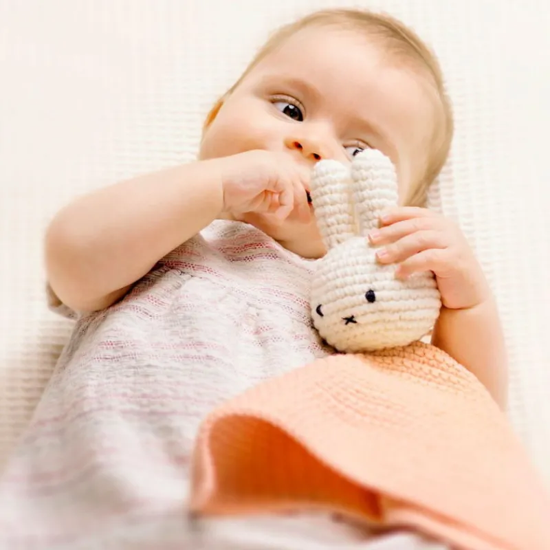 Peluches Miffy & Snoopy Doudou Miffy en crochet - Just Dutch - rose pastel< Poupées, Peluches | Peluches Naissance, Doudous