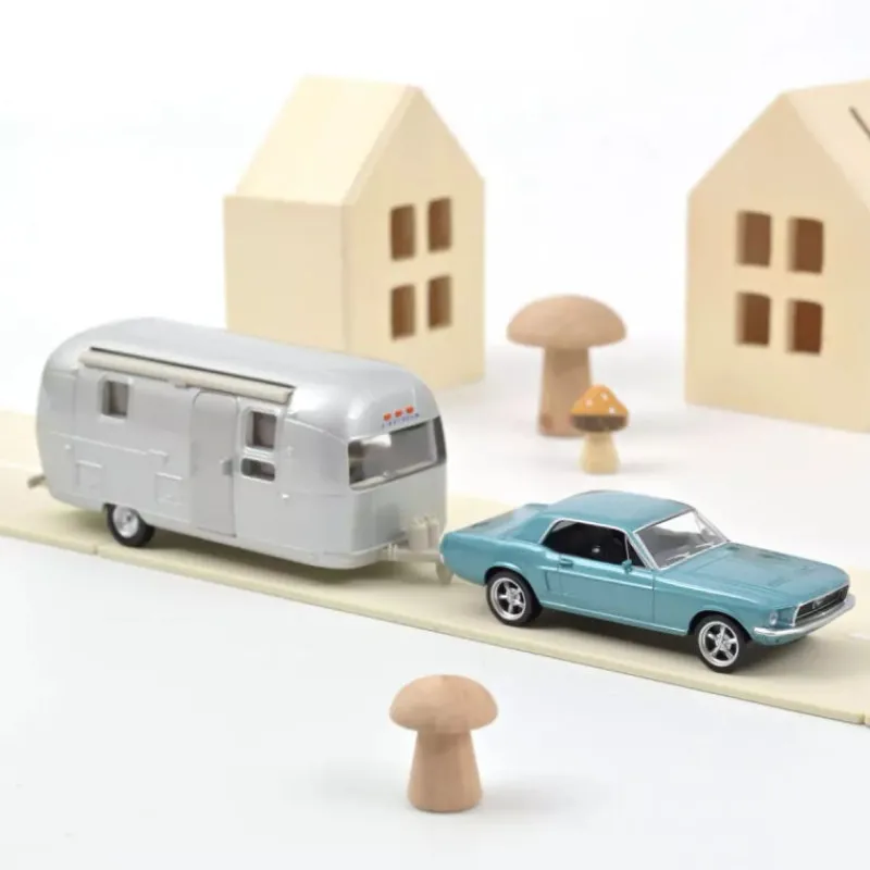 NOREV Ford Mustang 1968 Bleue avec caravane Airstream 1-43< Jouets Garage, Voitures