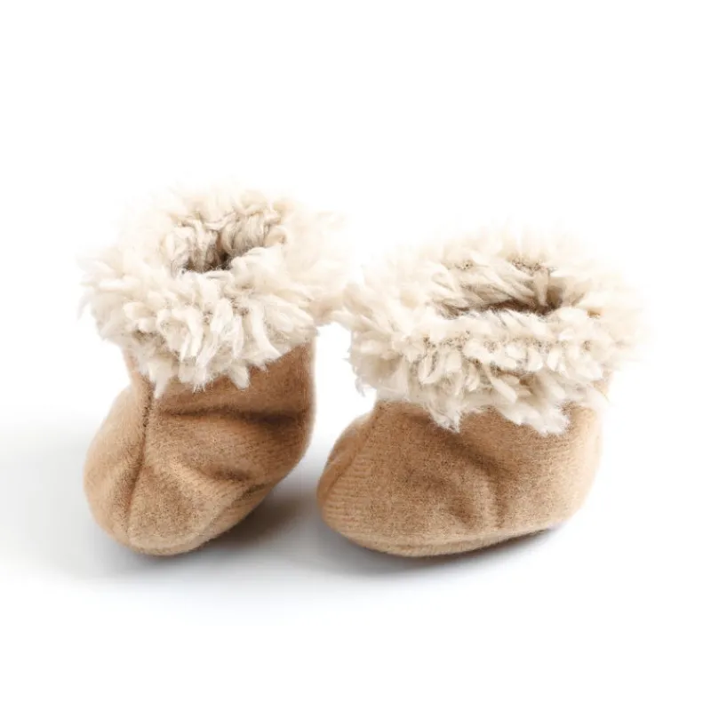 Djeco 3 paires de chaussons pour poupée POMEA de 7899< Poupées, Peluches