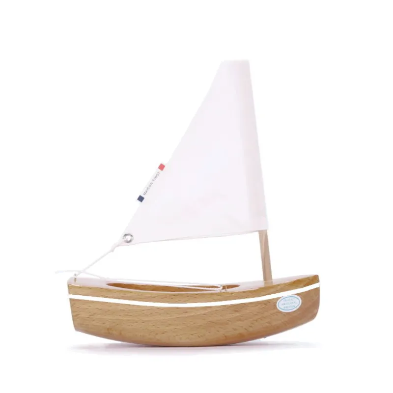 Bateaux TIROT Petit voilier TIROT en bois "Le Bâchi"< Bateaux Tirot Jouets Fabriqués En France | Jouets De Plein Air